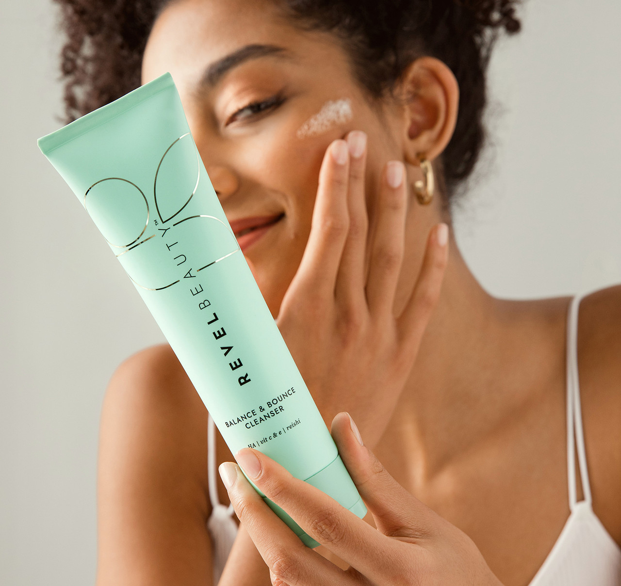 The go-to cleanser for a peachy keen, fresh & clean face