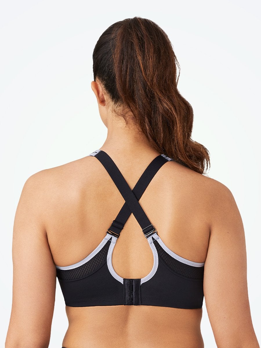 Wacoal Sport bra Close-set back straps prevent slipping