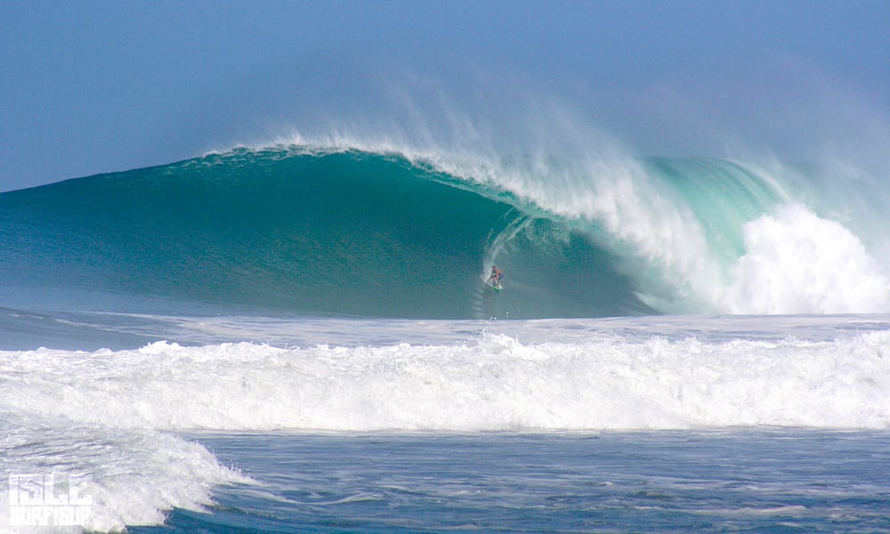 Local Legend Brian connolly getting absolutely shacked with a monstrous barrel at pasquales mexico